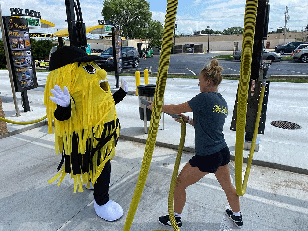 Free vacuums at Mr. Splash